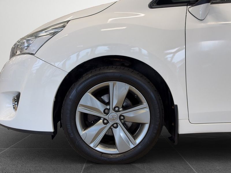Toyota Verso bild 24