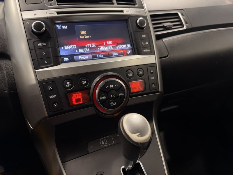 Toyota Verso bild 19