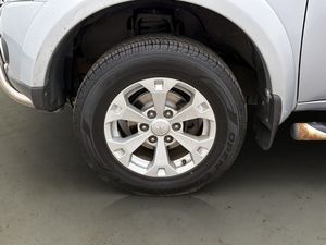 Mitsubishi L200 bild 28