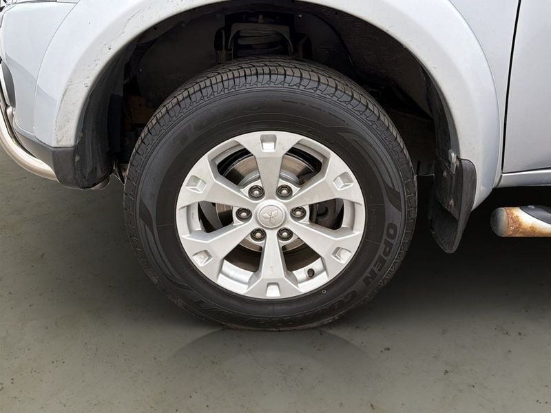 Mitsubishi L200 bild 28