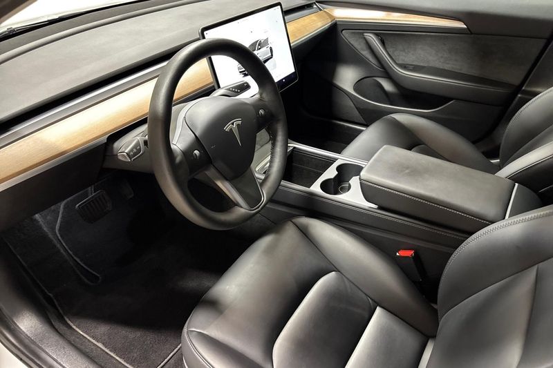 Tesla Model 3 bild 11