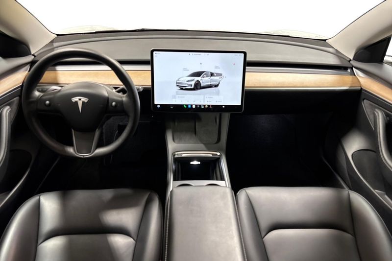 Tesla Model 3 bild 12