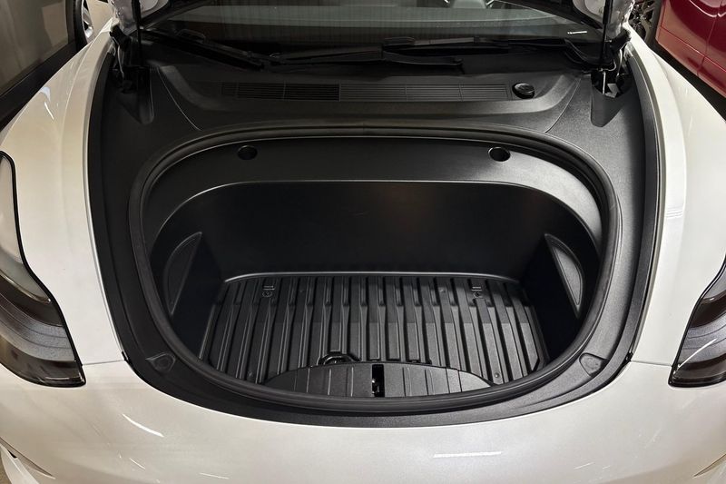 Tesla Model 3 bild 24