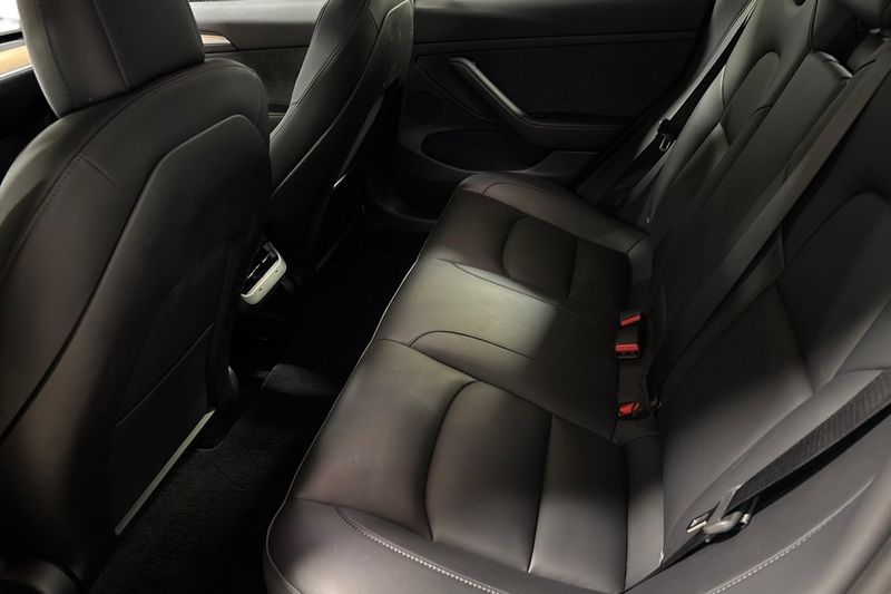 Tesla Model 3 bild 22