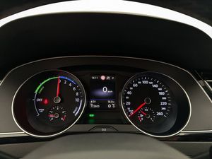Volkswagen Passat bild 18