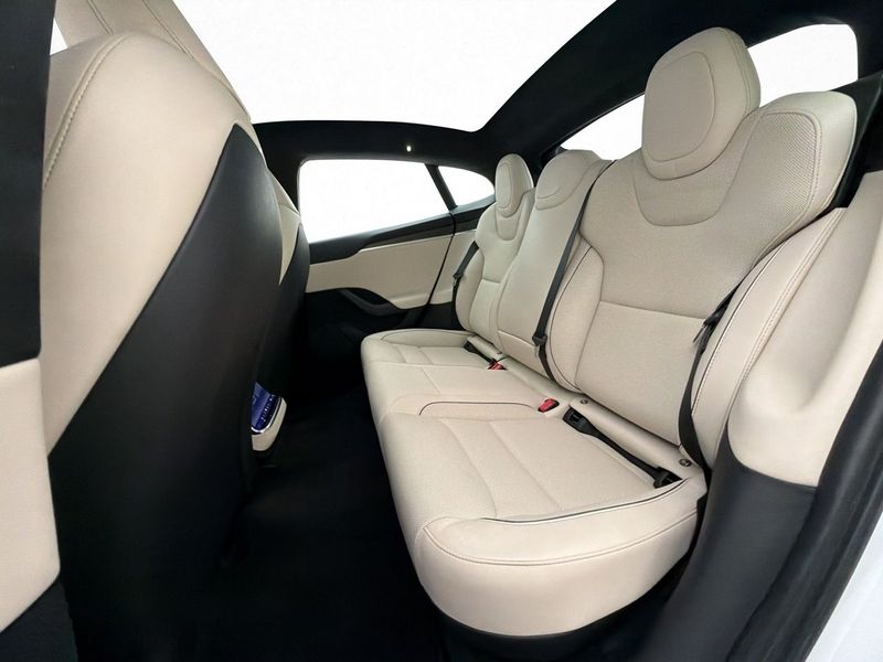 Tesla Model S bild 31