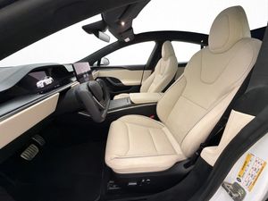 Tesla Model S bild 14