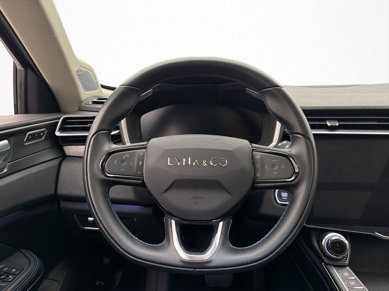 Lynk & Co 01 bild 25