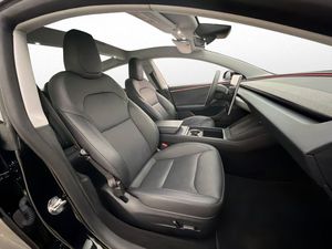 Tesla Model 3 bild 13