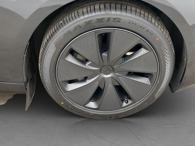 Tesla Model 3 bild 31