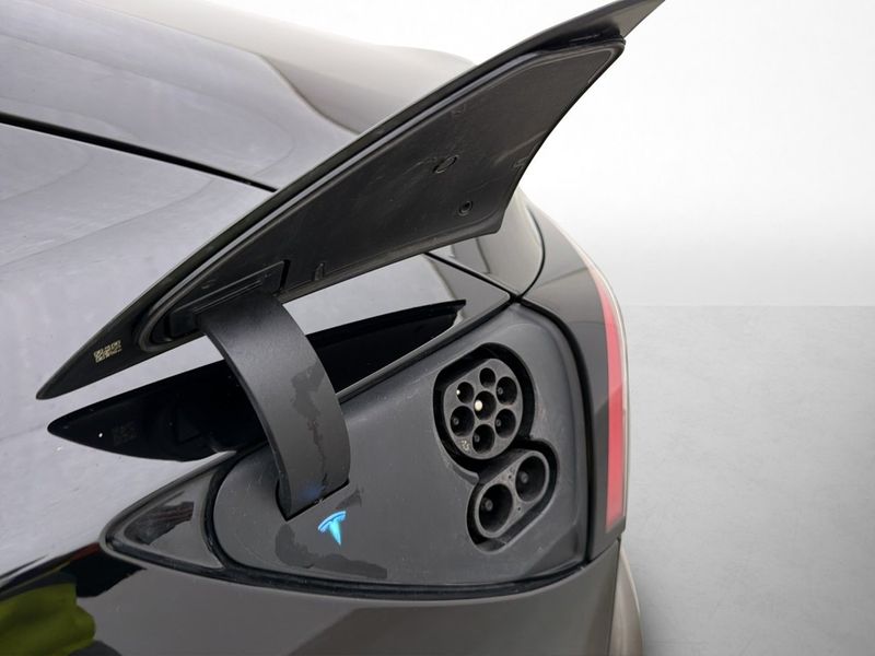 Tesla Model 3 bild 12