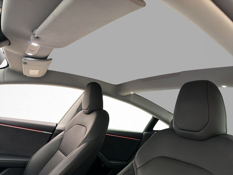 Tesla Model 3 bild 17
