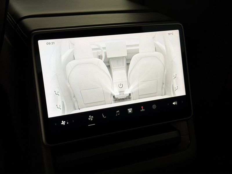 Tesla Model 3 bild 24