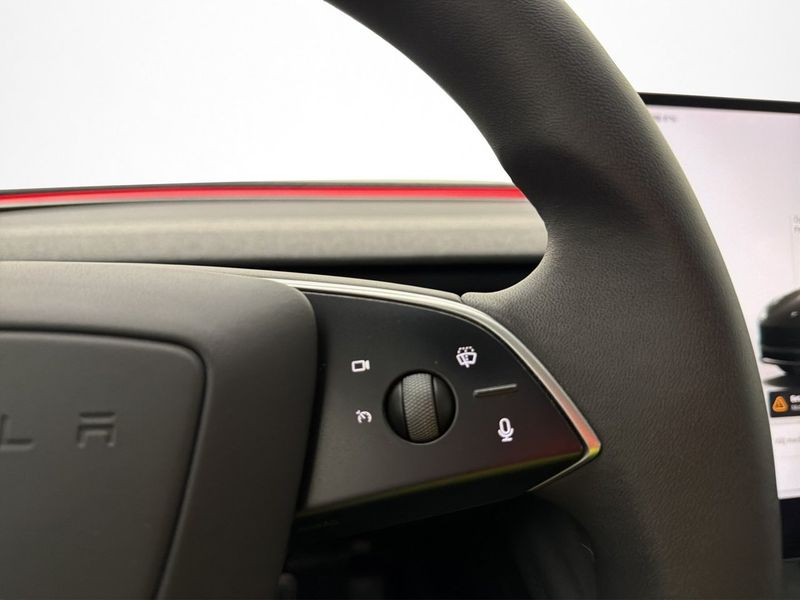 Tesla Model 3 bild 28