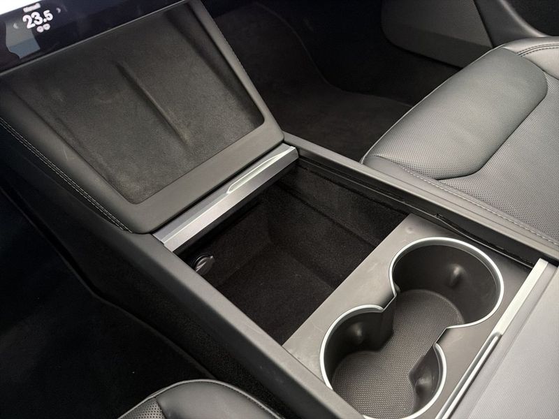 Tesla Model 3 bild 29
