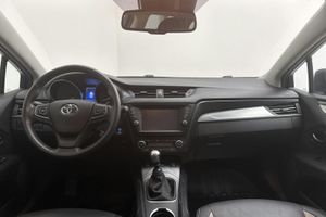 Toyota Avensis bild 6