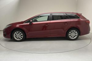 Toyota Avensis bild 2
