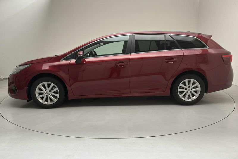 Toyota Avensis bild 2
