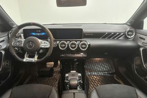 Mercedes CLA45 AMG bild 6
