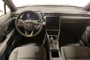 Lexus LBX bild 9