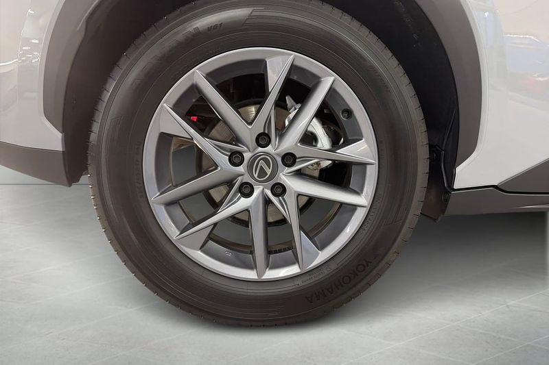 Lexus LBX bild 13