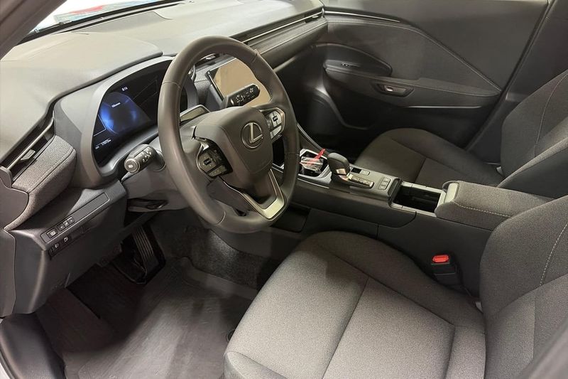 Lexus LBX bild 11