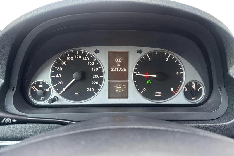 Mercedes B180 bild 11