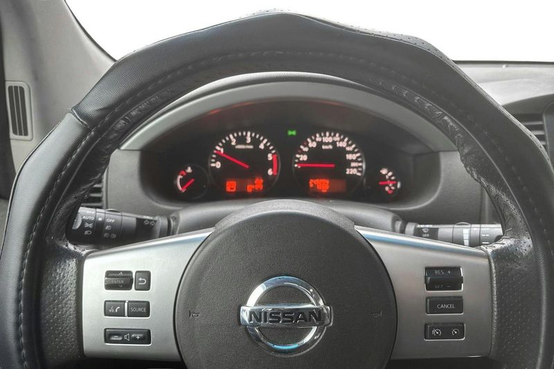 Nissan Pathfinder bild 11
