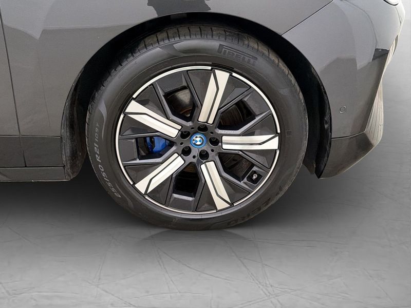 BMW iX bild 36