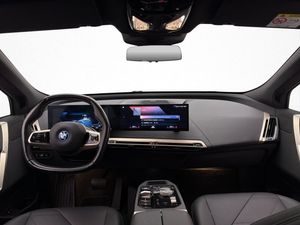 BMW iX bild 20