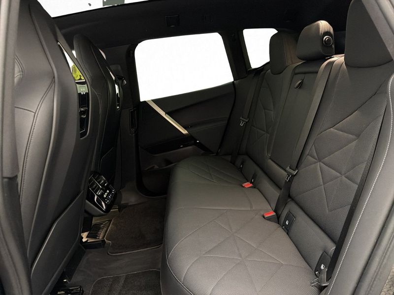 BMW iX bild 18