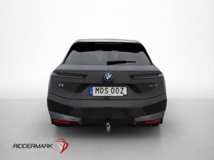 BMW iX bild 8