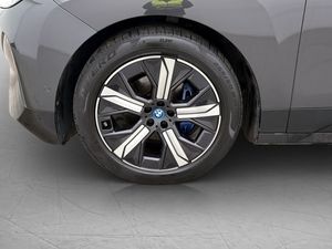 BMW iX bild 33