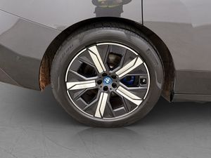 BMW iX bild 35