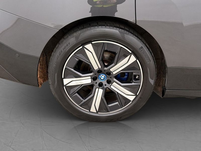 BMW iX bild 35