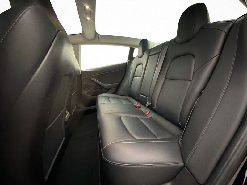 Tesla Model 3 bild 15
