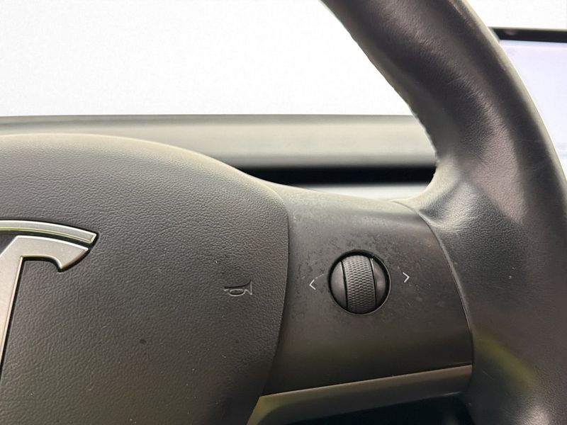 Tesla Model 3 bild 19