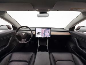 Tesla Model 3 bild 16