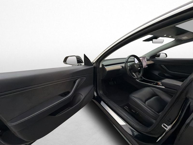 Tesla Model 3 bild 12