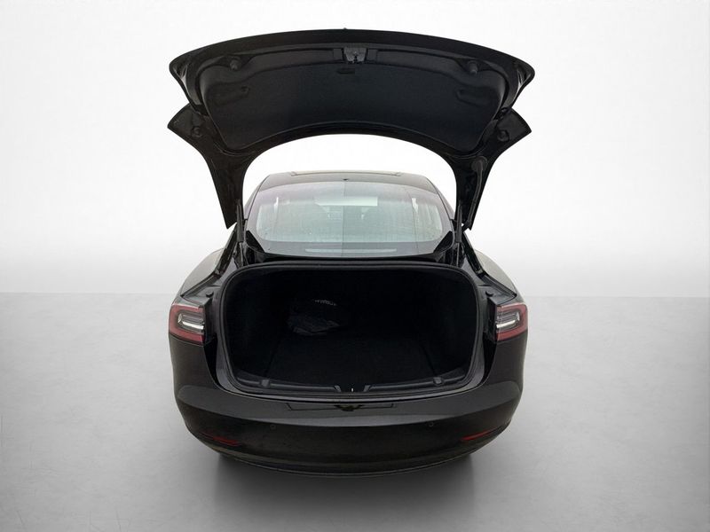 Tesla Model 3 bild 11