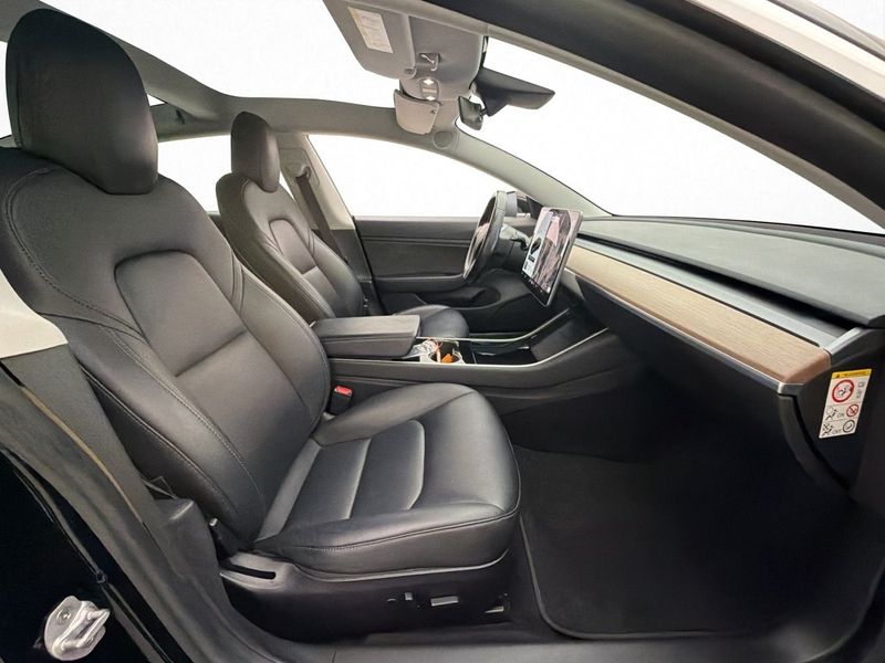 Tesla Model 3 bild 14