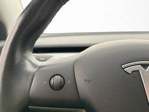 Tesla Model 3 bild 18
