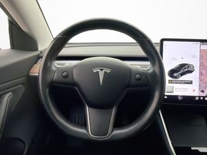 Tesla Model 3 bild 17