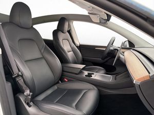 Tesla Model Y bild 14