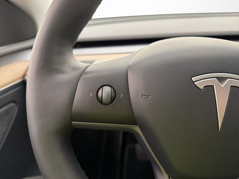 Tesla Model Y bild 19