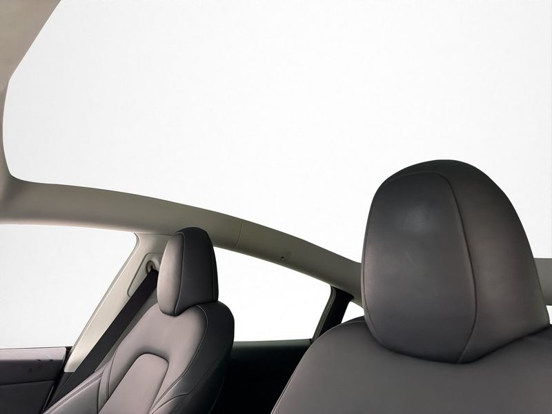 Tesla Model Y bild 16