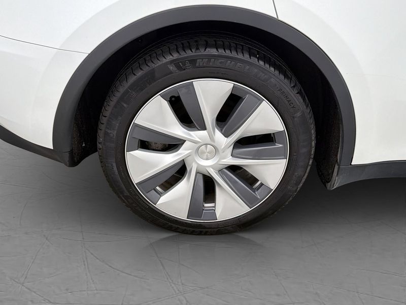Tesla Model Y bild 31