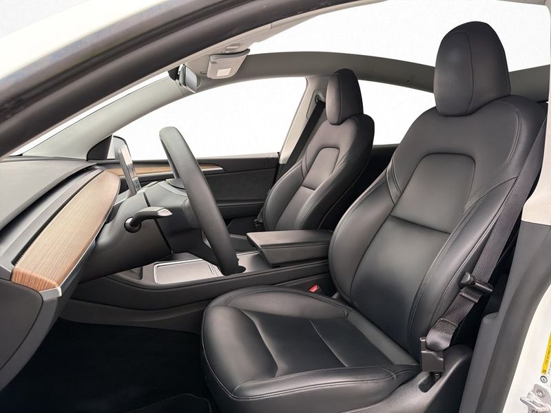 Tesla Model Y bild 13