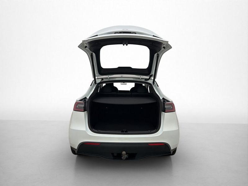 Tesla Model Y bild 12