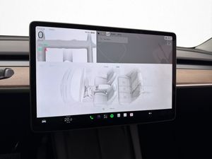 Tesla Model Y bild 28